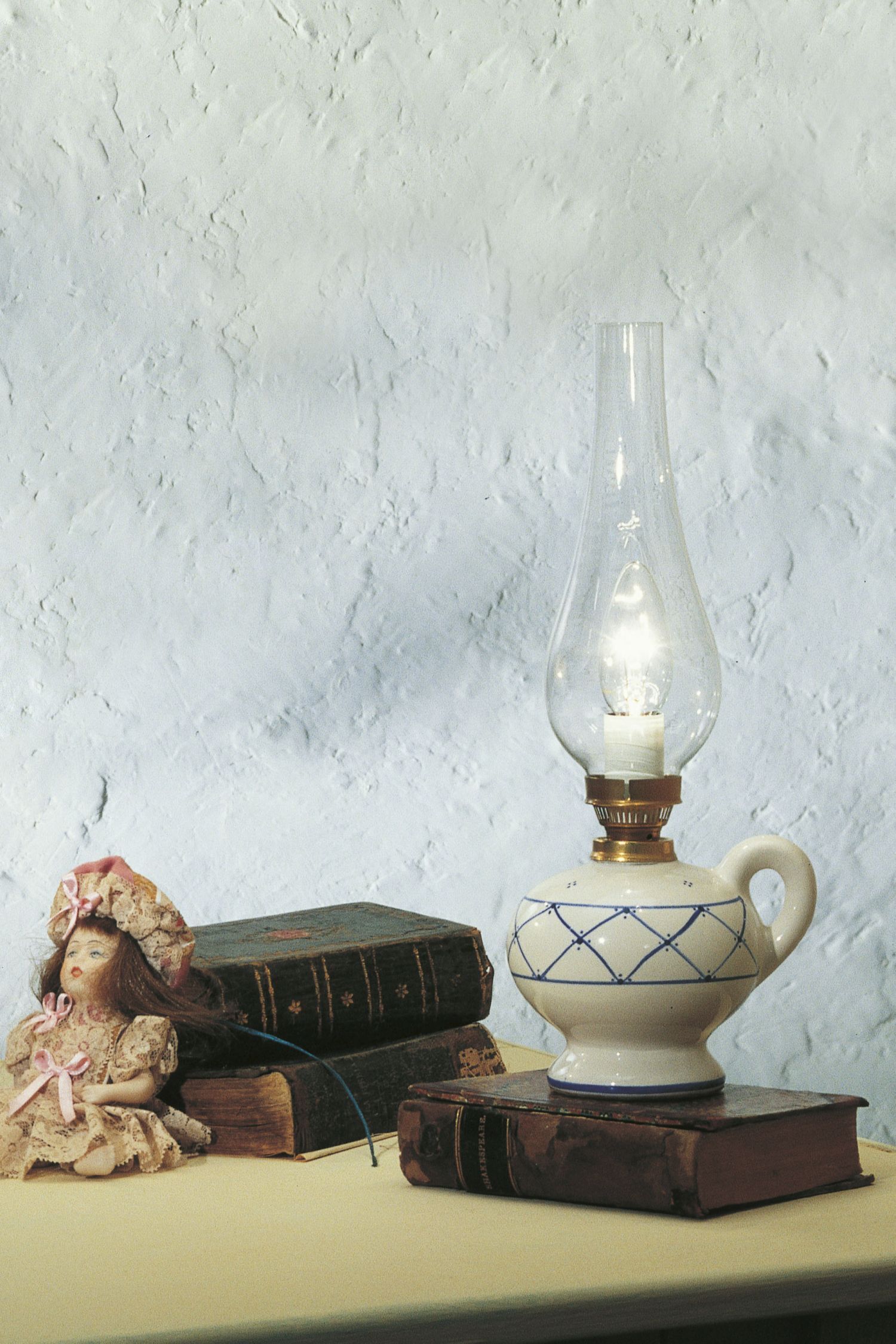 Tischleuchte Metall Glas E14 15 cm breit 35 cm hoch Lampe, Kind, Weiblich, Mädchen, Person