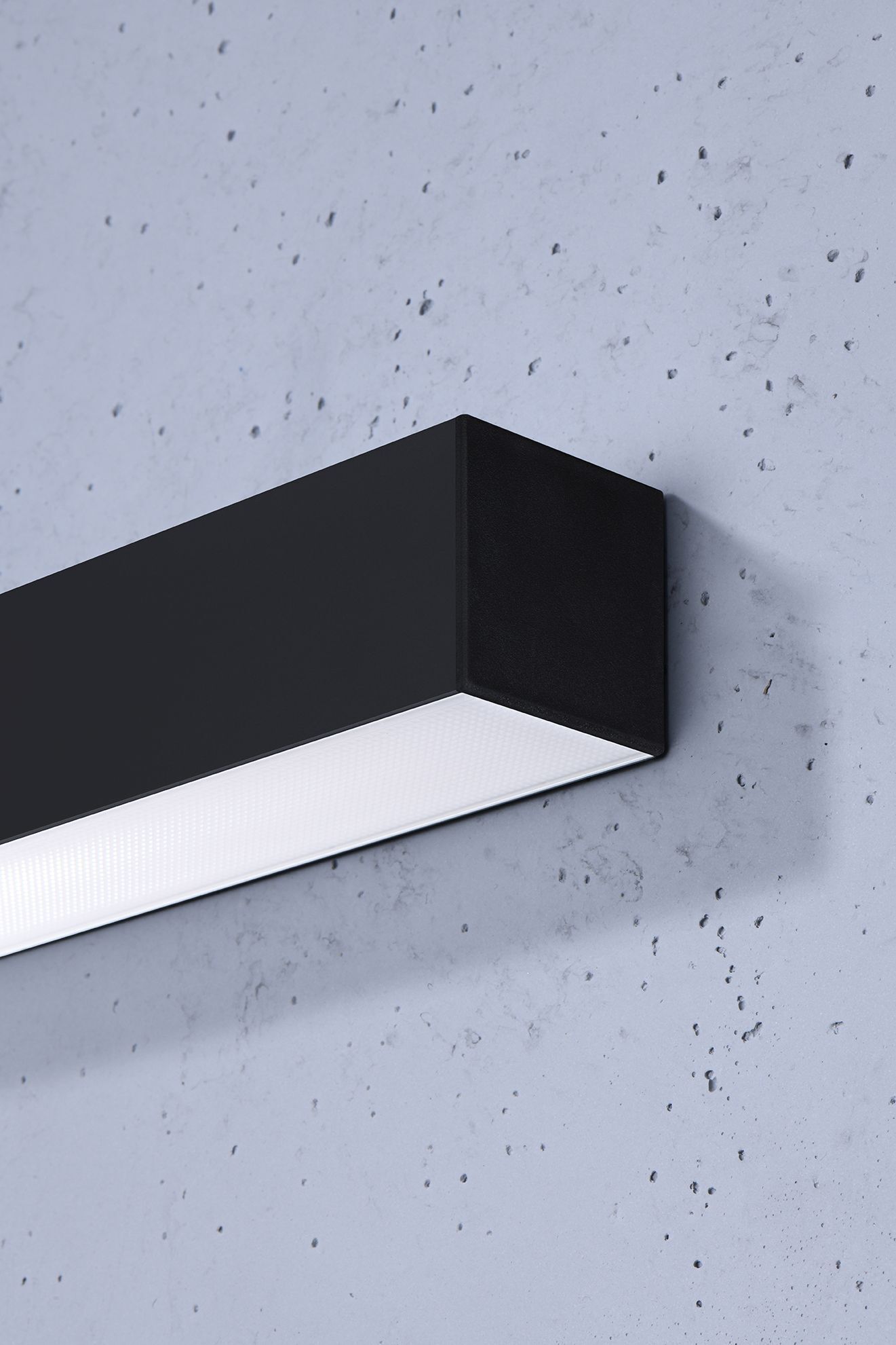 Schmale Wandleuchte LED 118 cm blendarm Metall Downlight