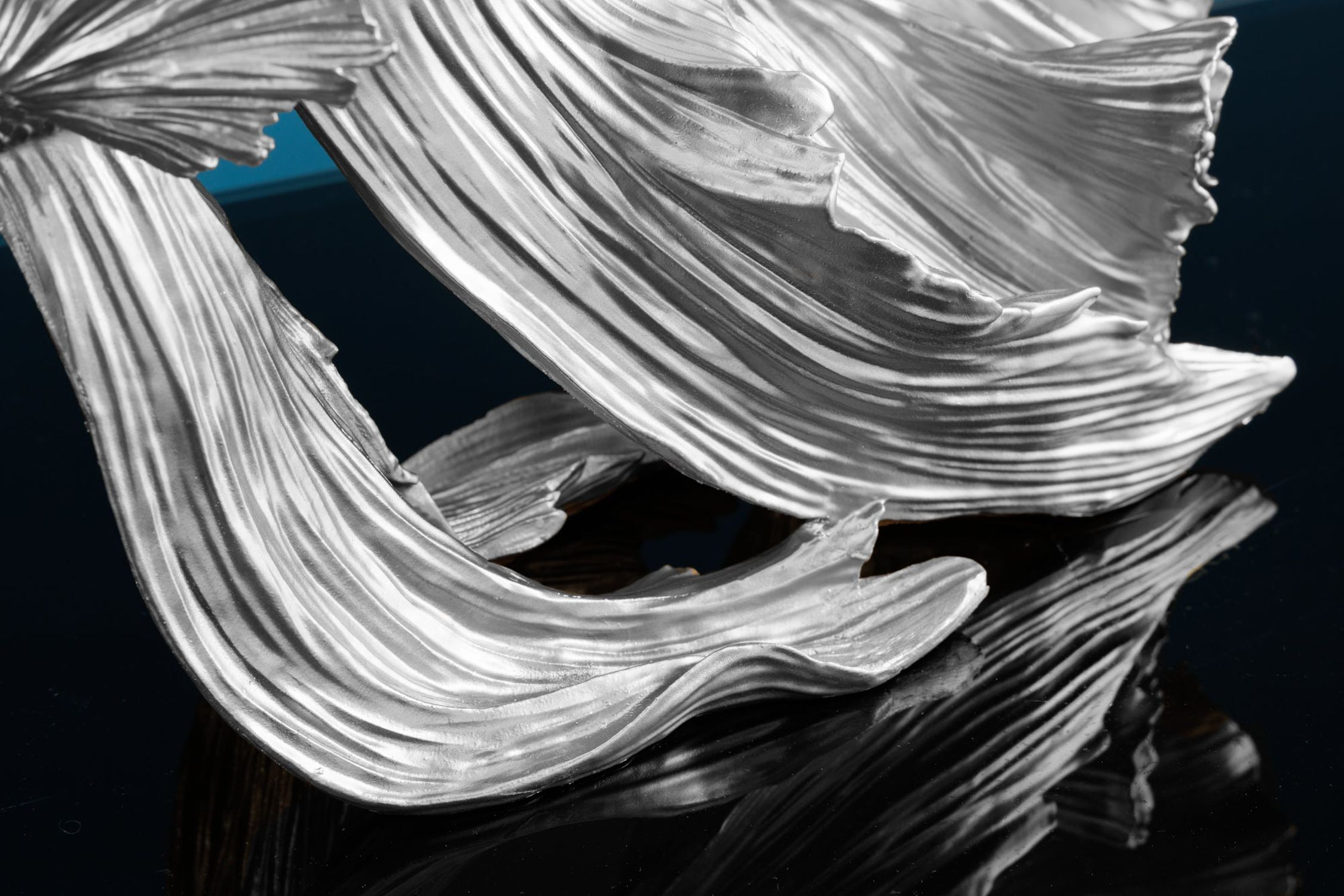 Statue Silber Kampffisch aus Polyresin H: 36 cm Deko Holz, Person