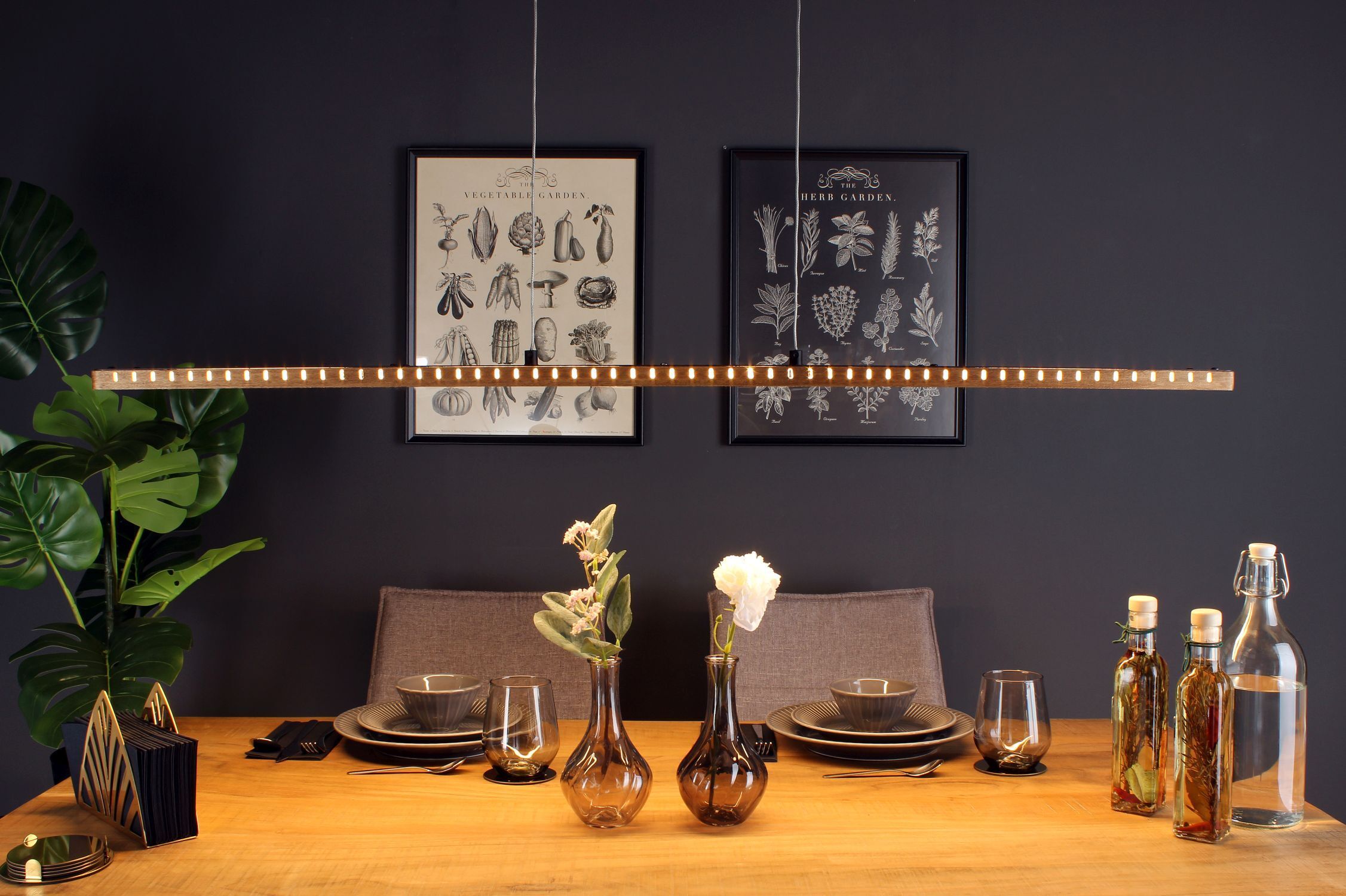 Lange LED Hängelampe Aluminium Holz L:120 cm warmweiß Kommstisch, Tischbeleuchtung, hängende Leuchte, Gläser, Dekorflaschen