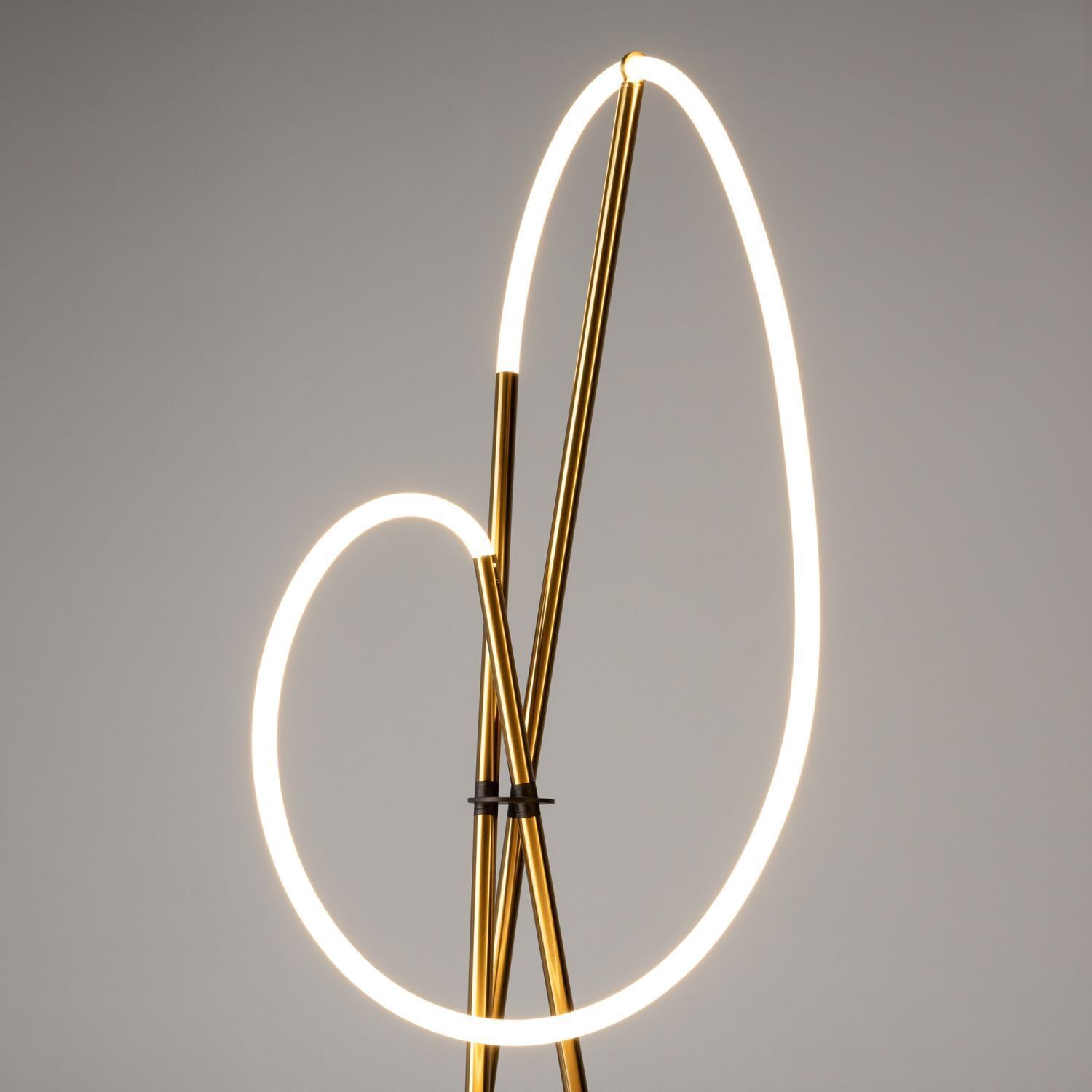 LED Stehlampe Tripod dimmbar Messing 162 cm 36 W 3000 K LED-Lampe, Ringlampe, Goldfarbene Stange, Leuchtröhre, Moderne Beleuchtung