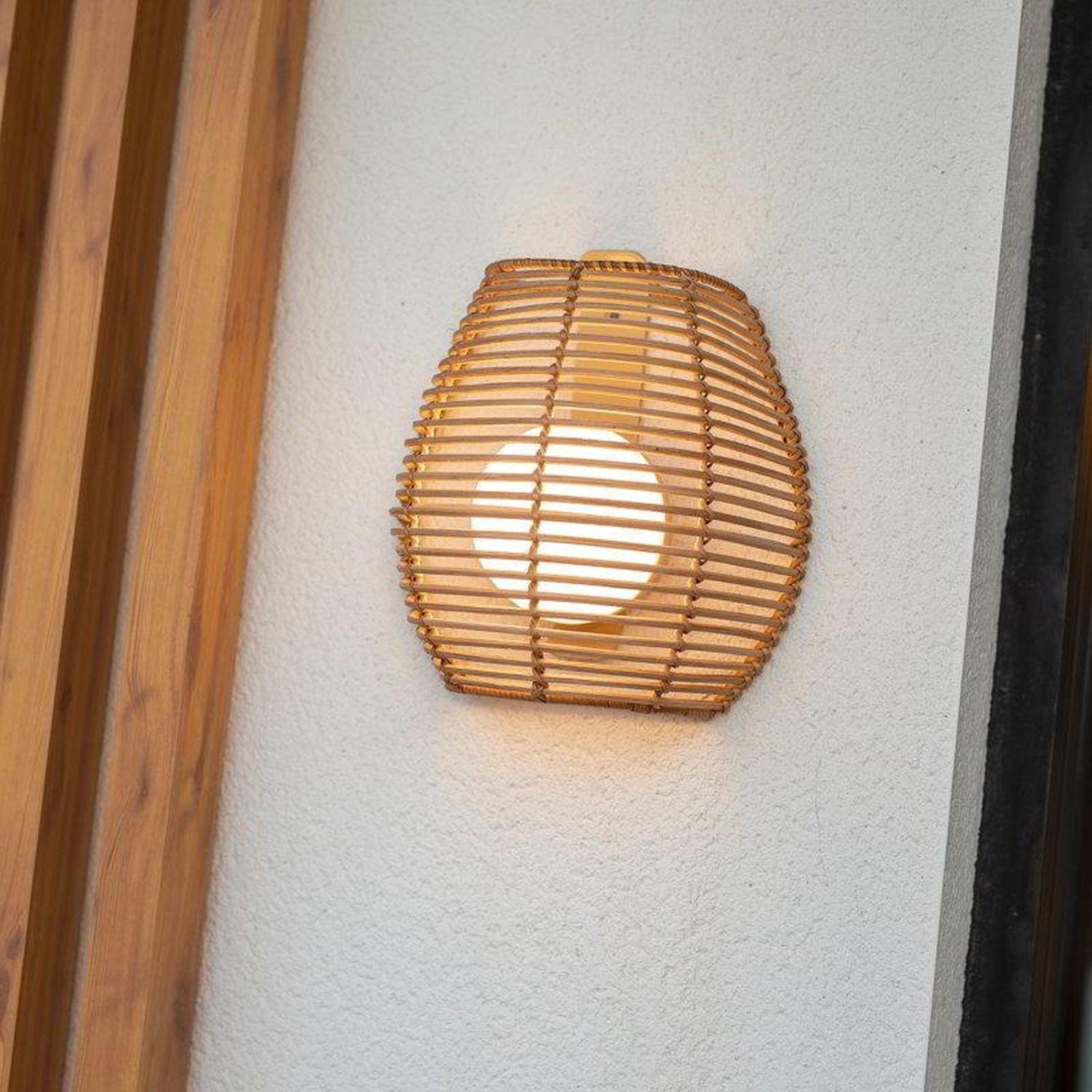 LED Wandleuchte außen kabellos Akku IP54 Rattan Lampe