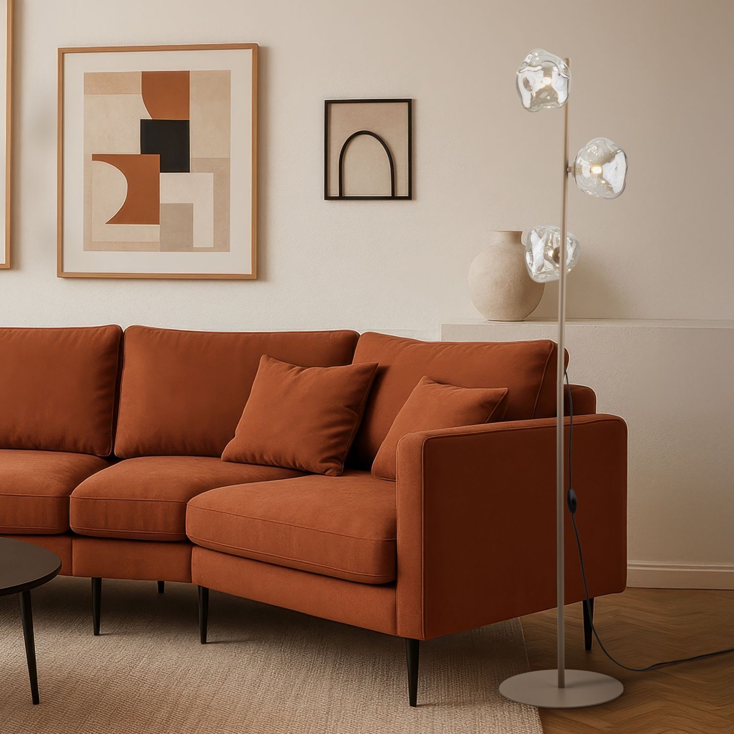 Sofa, Wohnzimmereinrichtung, Couch, Sessel, Stehleuchte