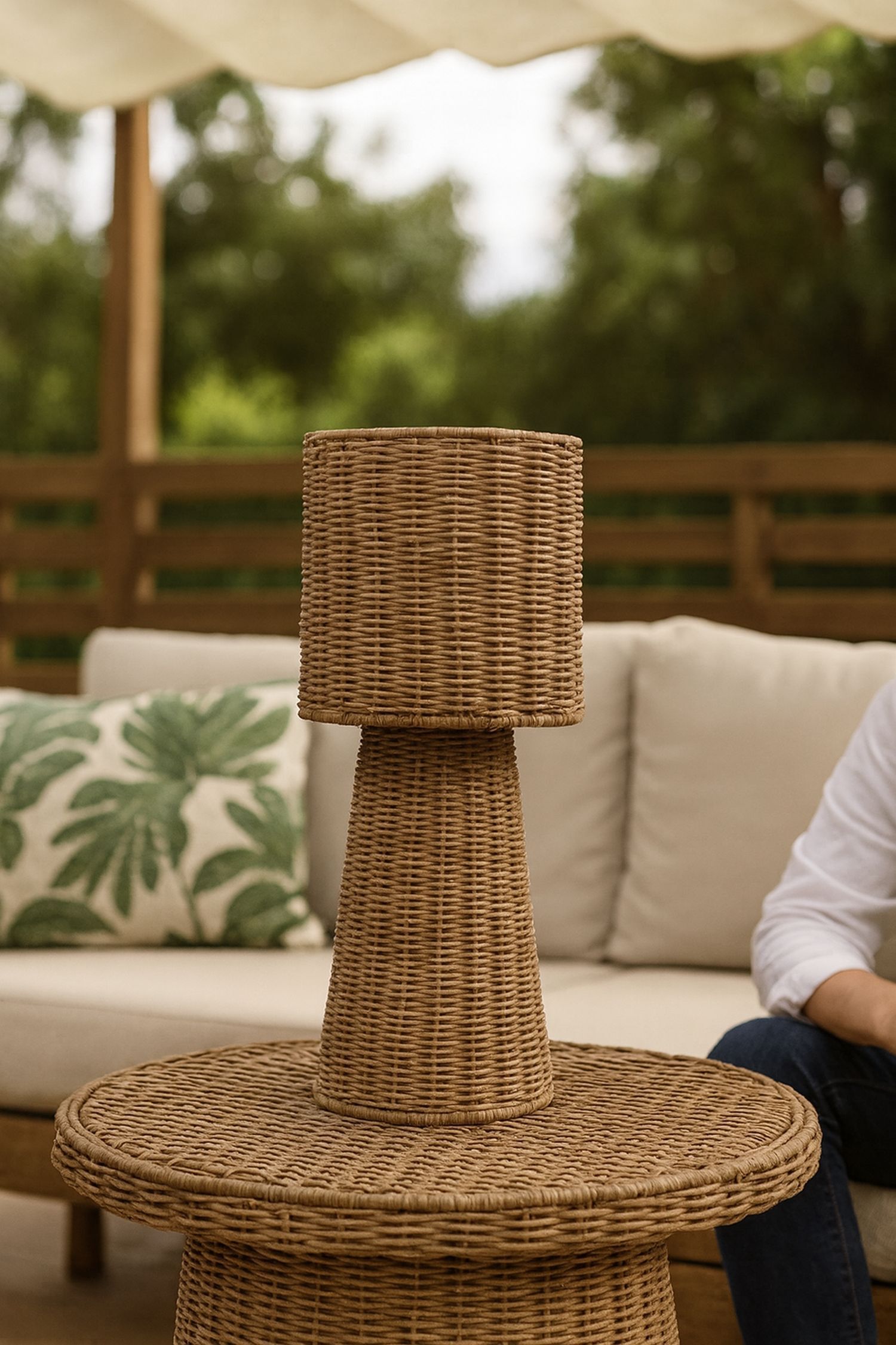 Rattan, Tisch, Lampe, Sozialer Tisch, Außenbereich