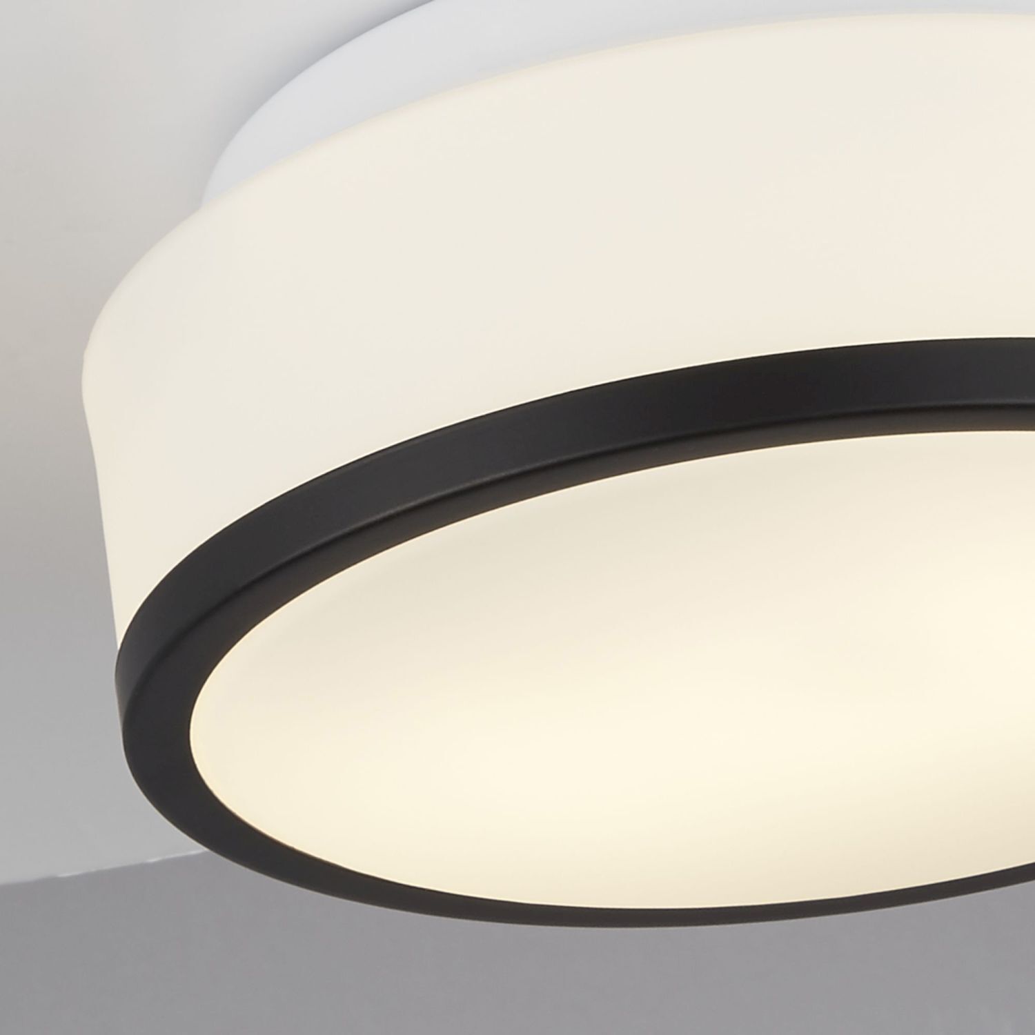 Badezimmerleuchte Decke Ø 23 cm rund Glas Weiß Schwarz IP44
