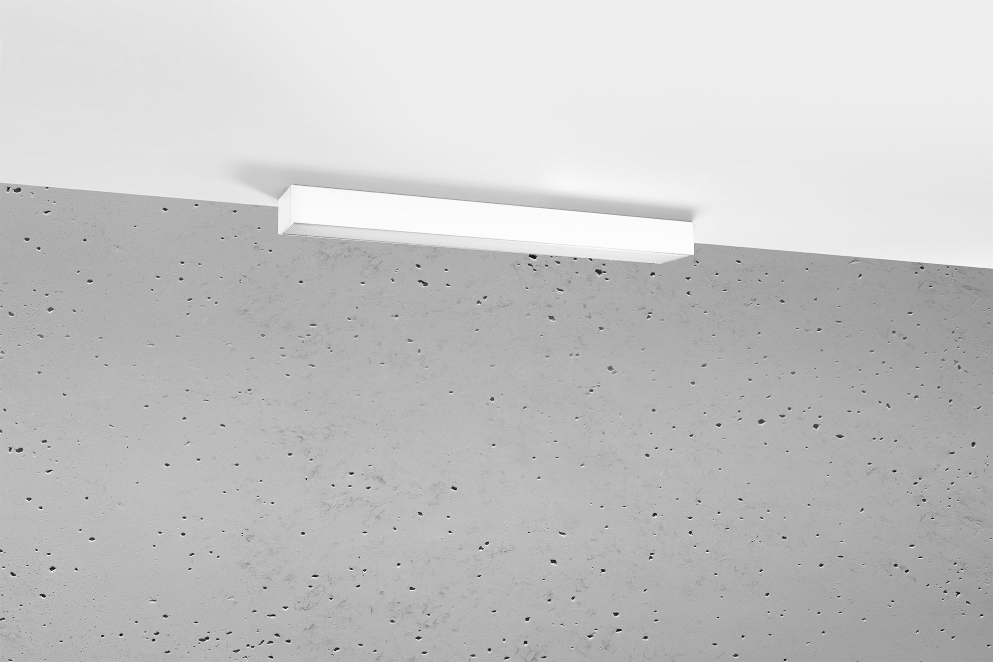 LED Deckenleuchte Weiß Metall 67 cm lang flach KARENA