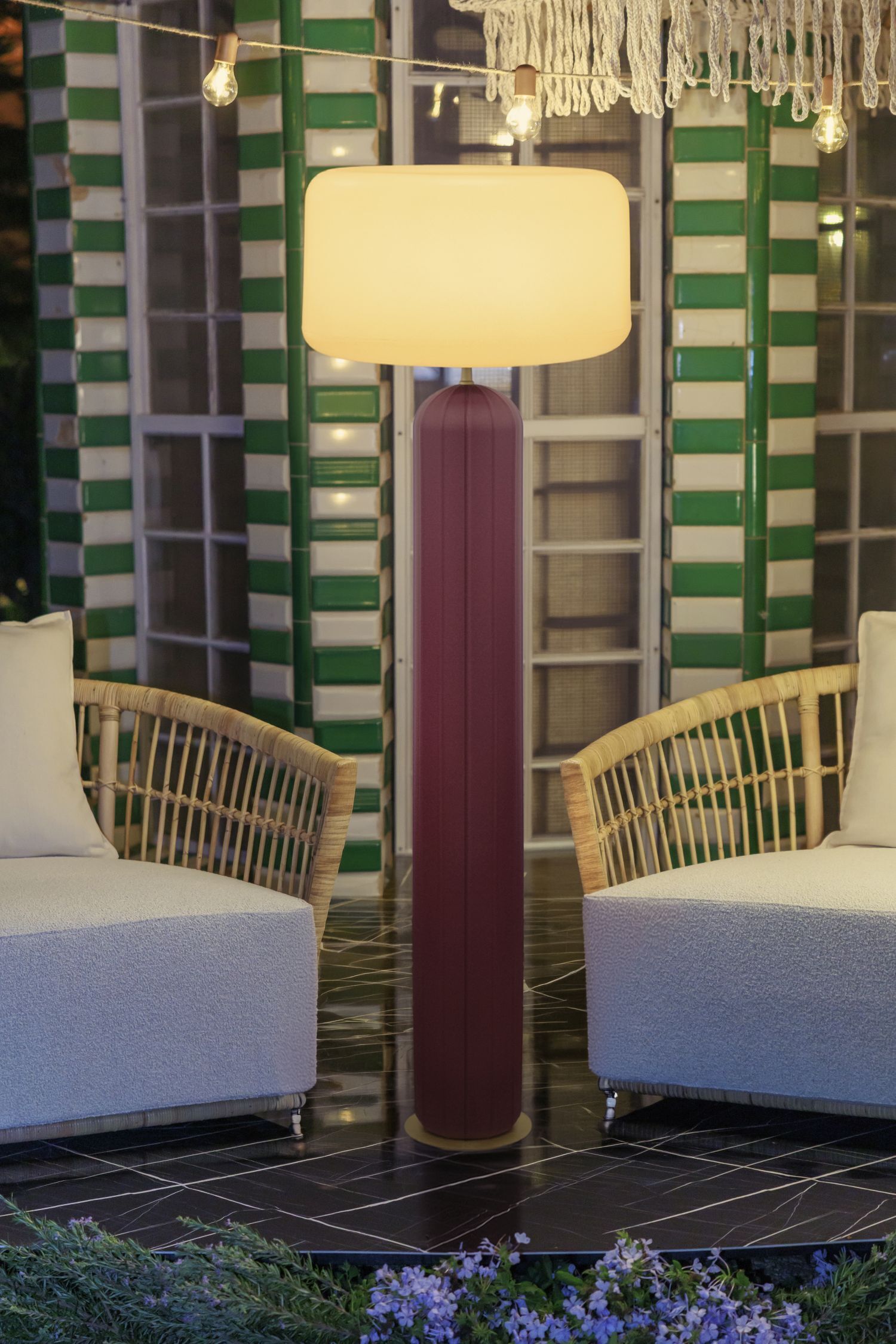 LED Solar Stehlampe Akku Bordeaux dimmbar IP65 3000 K Stehlampe, Rundschirm, Kugellicht, Roter Kamin, Wand- und Deckenbeleuchtung