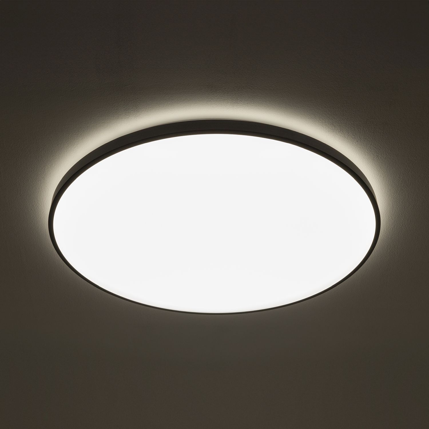 Schwarze LED Deckenlampe Ø64,2 cm 64 W 4700 lm blendarm