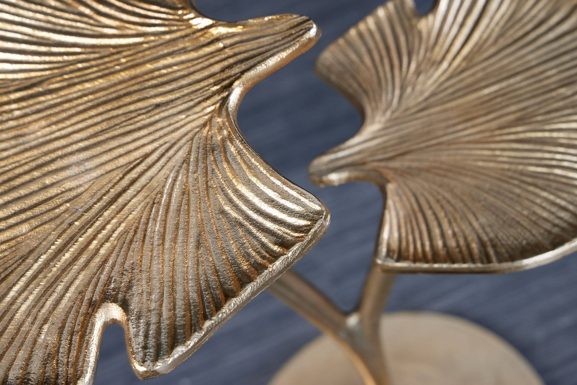 Beistelltisch Metall in Gold 50 x 32 cm Handarbeit