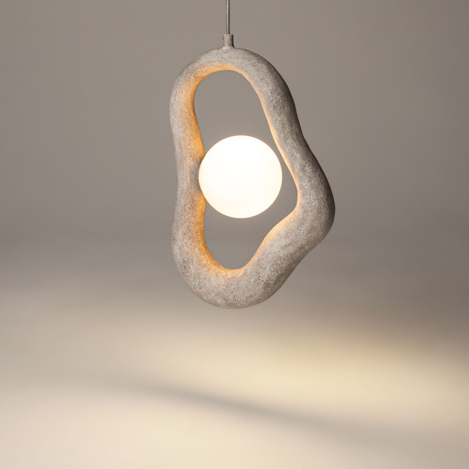 Moderne Pendelleuchte Beton Glas L:27,5 cm G9 blendarm Hängeleuchte, Lampe, Runde Glühbirne, Steinkonzept, zeitgenössisches Design