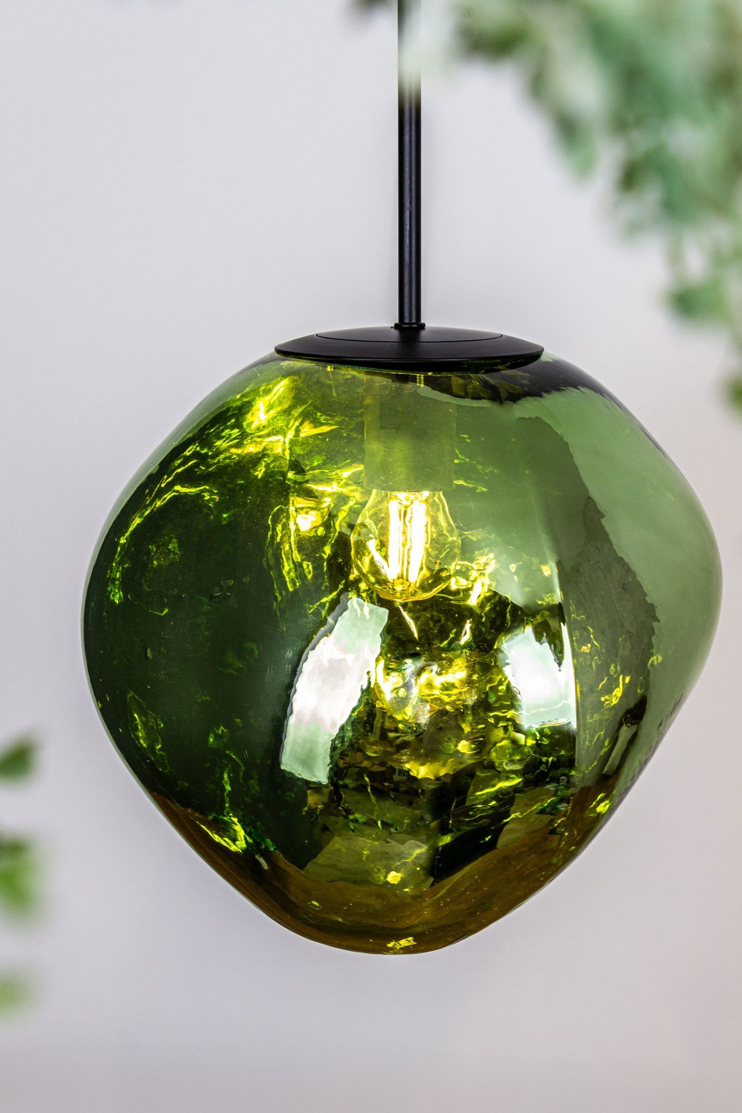 Runde Pendelleuchte Glasschirm in Grün Ø28 cm stylisch
