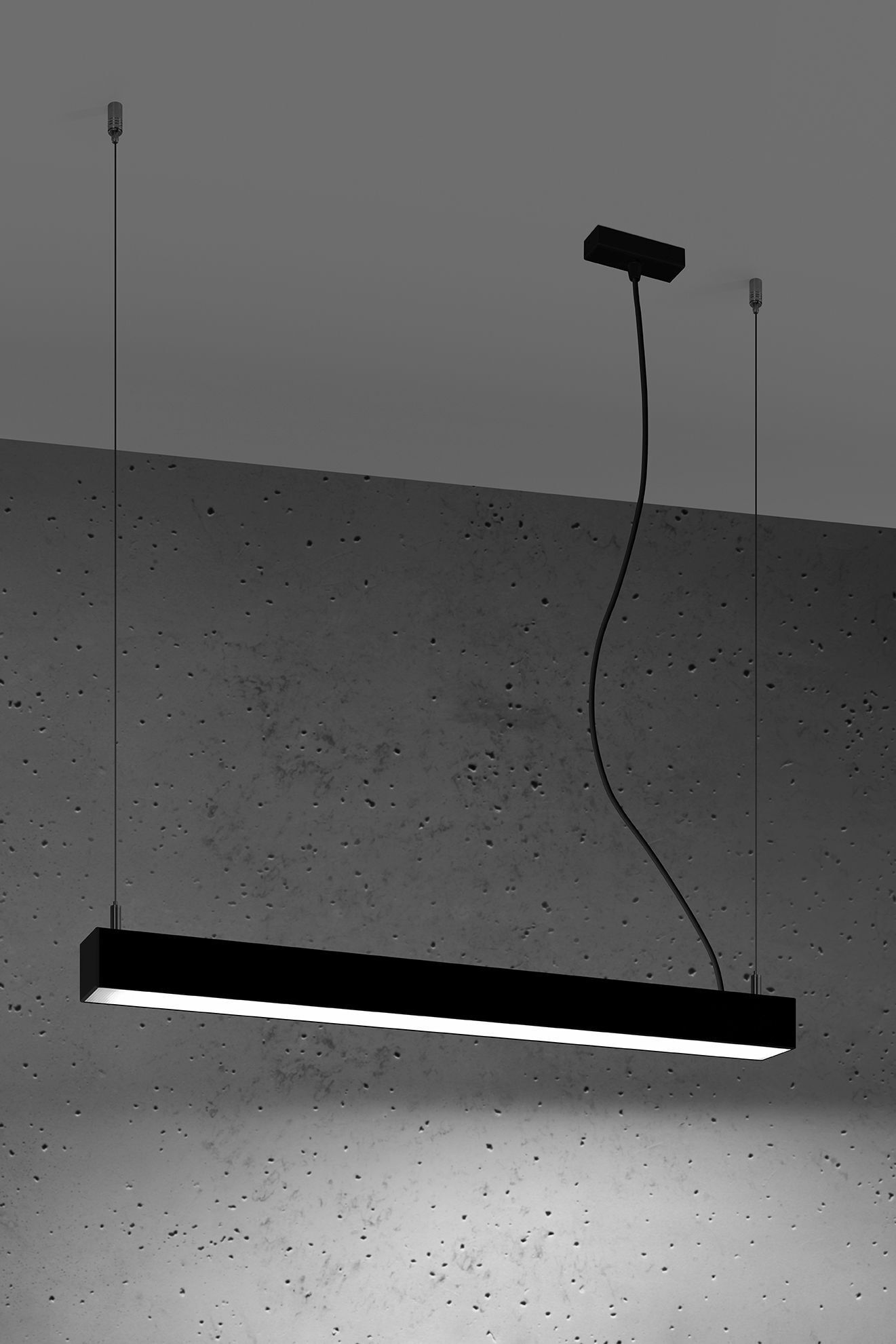 Schwarze Pendelleuchte LED Metall 67 cm länglich 4000 K