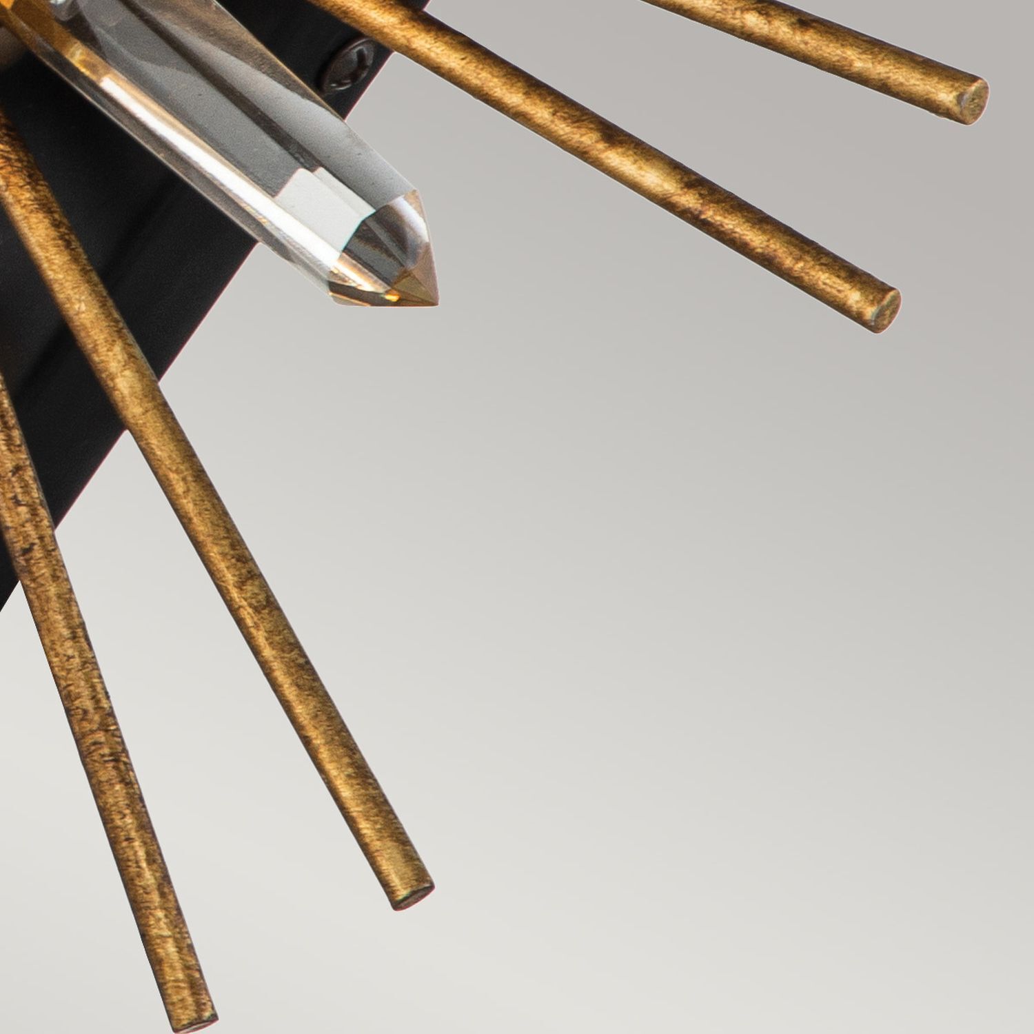 Bleistift, goldene Stäbchen, Metallstangen, Kristallspitze, spitze Kante