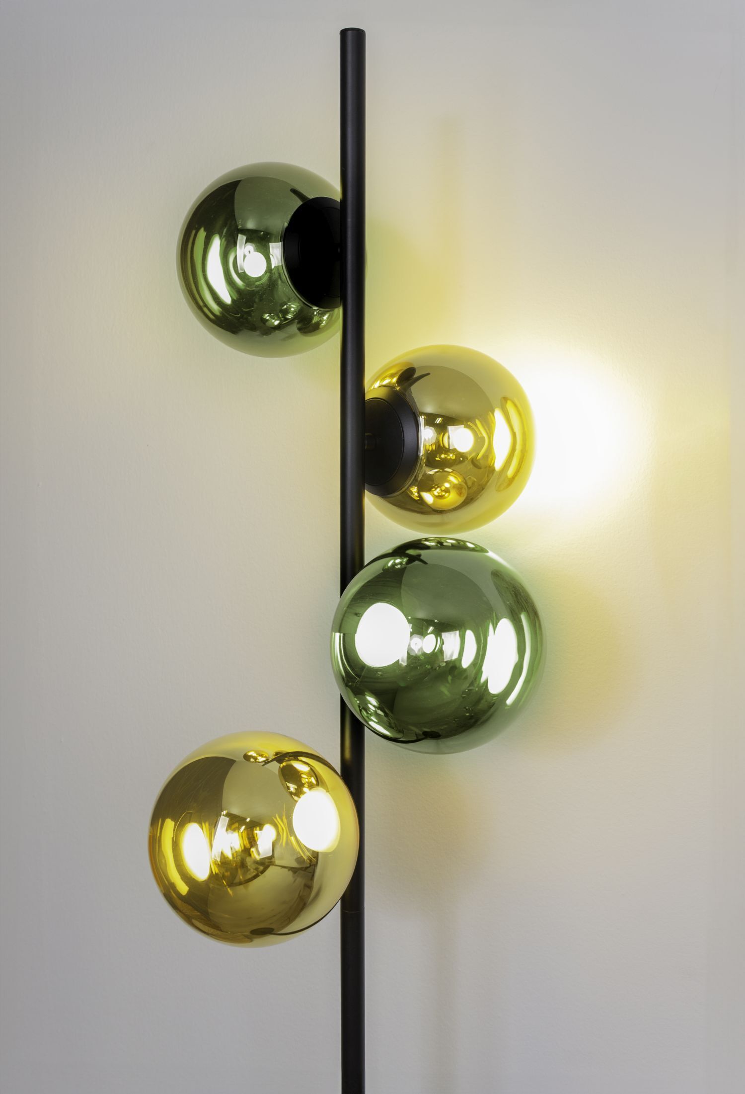 LED Stehlampe Modern 160 cm 3000 K in Schwarz Gold Grün