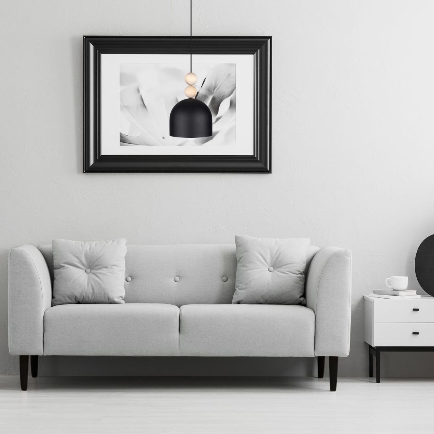 Schwarze Hängeleuchte Metall Holz Ø17 cm E27 wohnlich Couch, Wohnzimmer, Kissen, Dekoration für Zuhause, Innenarchitektur