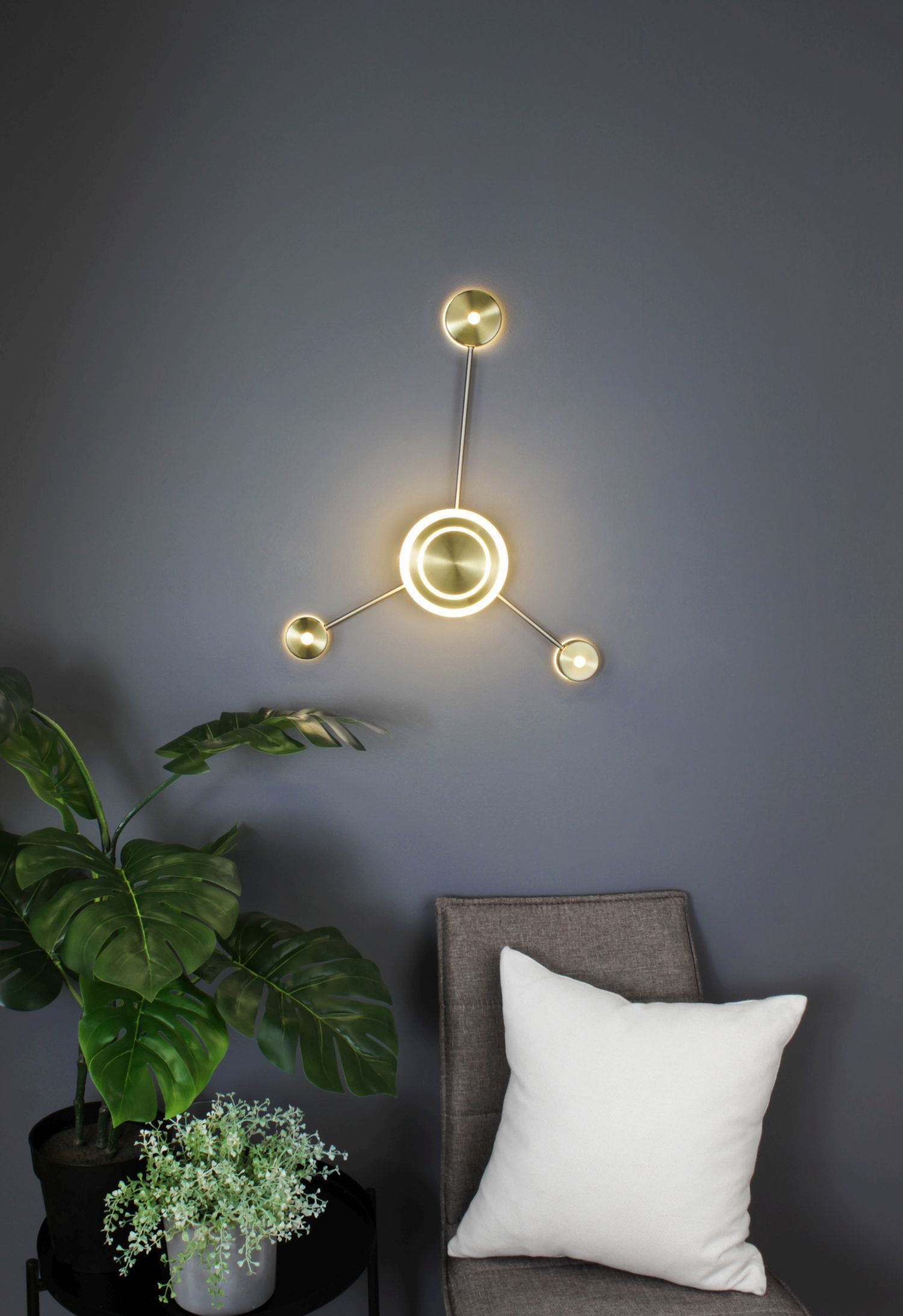 Wandlampe, LED-Lampe, moderne Leuchte, Nachtisch?