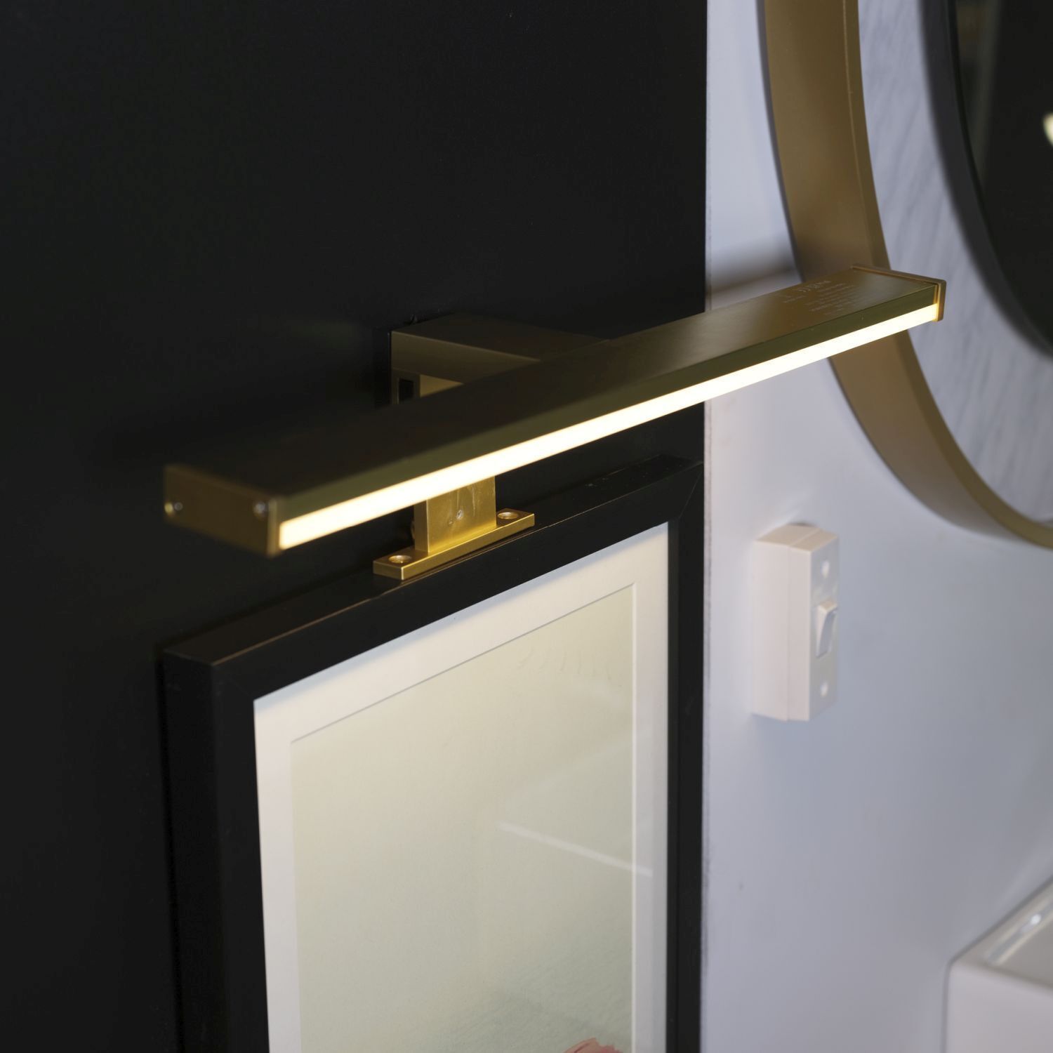 Goldene LED Spiegelleuchte Aluminium IP44 9 W 687 lm Griff, Sinken, Waschbeckenhahn