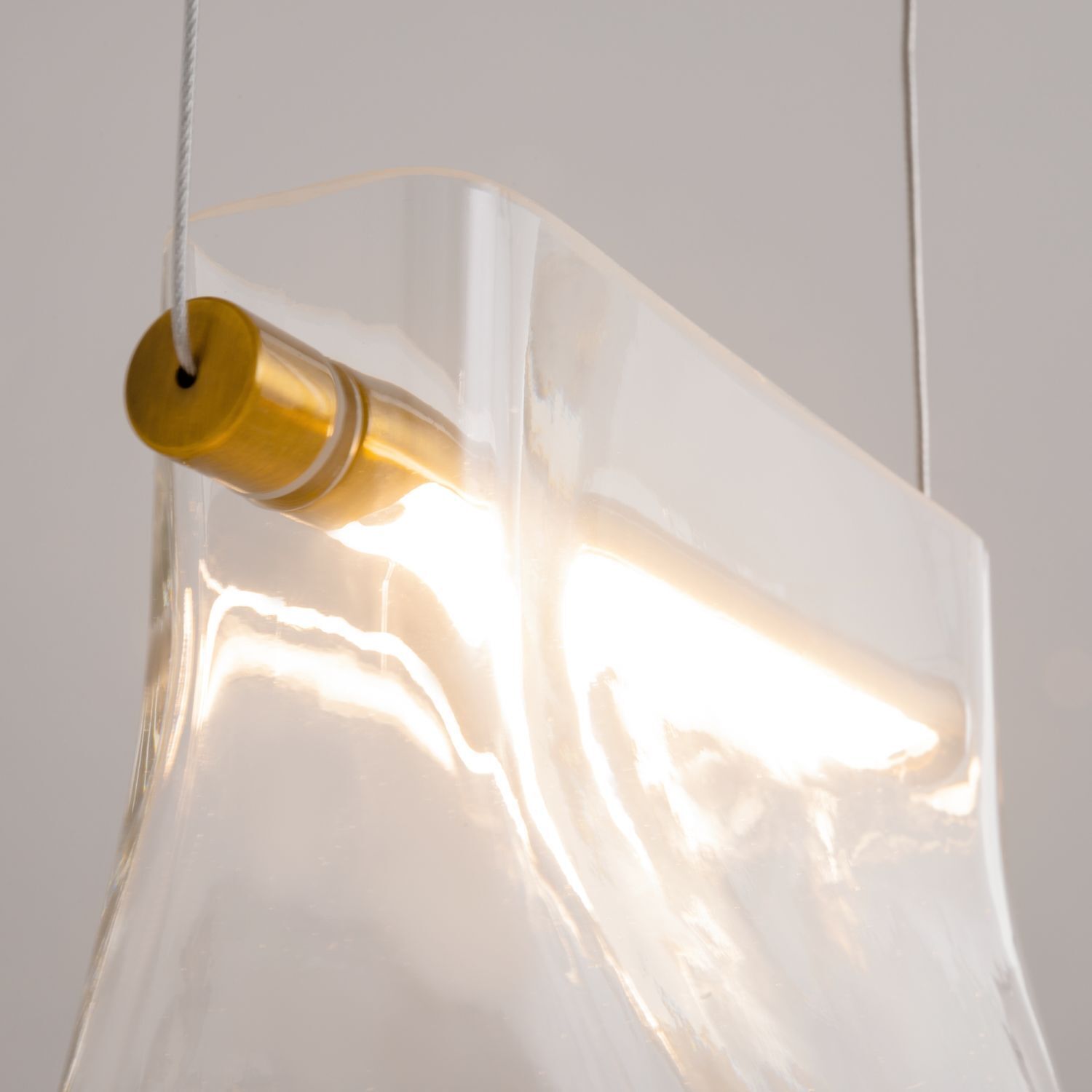 Pendelleuchte Metall Glas LED H: max. 329 cm in Messing